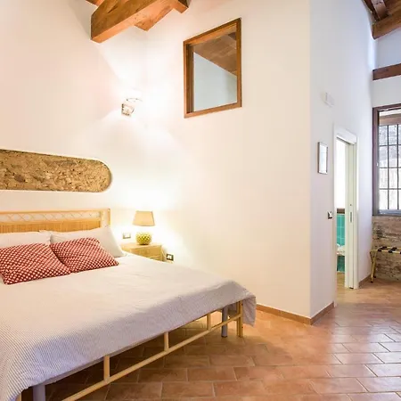 Vakantiehuis Stunning In With Jacuzzi