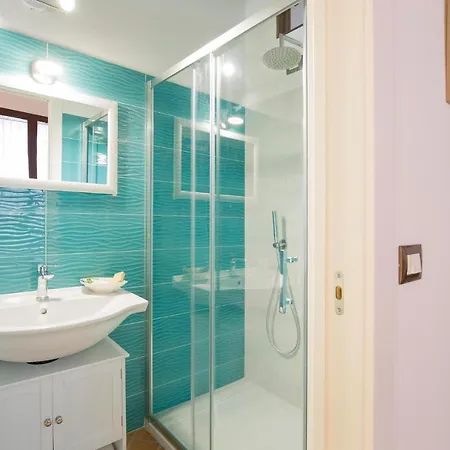 Vakantiehuis Stunning In With Jacuzzi *