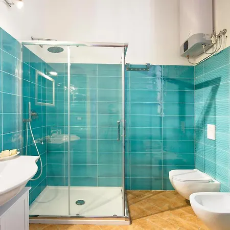 Vakantiehuis Stunning In With Jacuzzi *